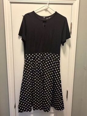 Black Polka Dot Midi Dress with Short Sleeves